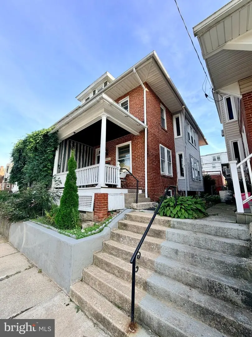 2524 Grant St, Reading, PA 19606 - #2