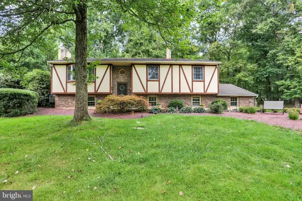 81 Oakbrook Dr, BIRDSBORO, PA 19508