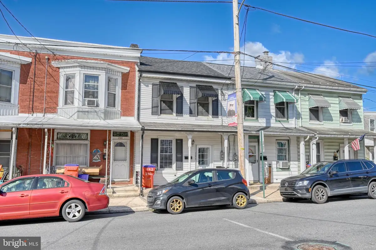 242 N 3rd St, Hamburg, PA 19526 - #1