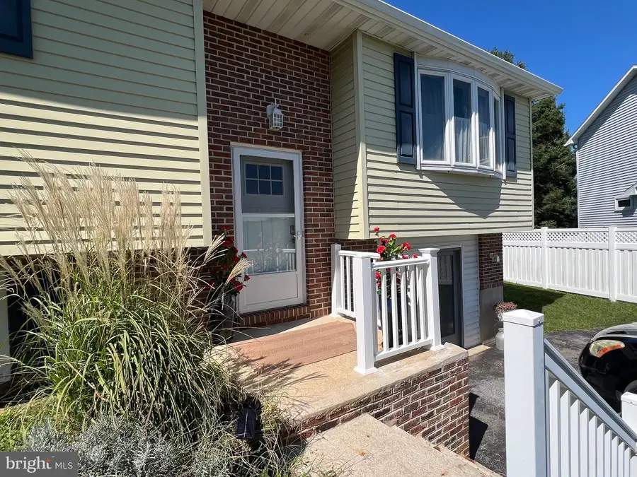 418 Good Ave, Womelsdorf, PA 19567 - #3