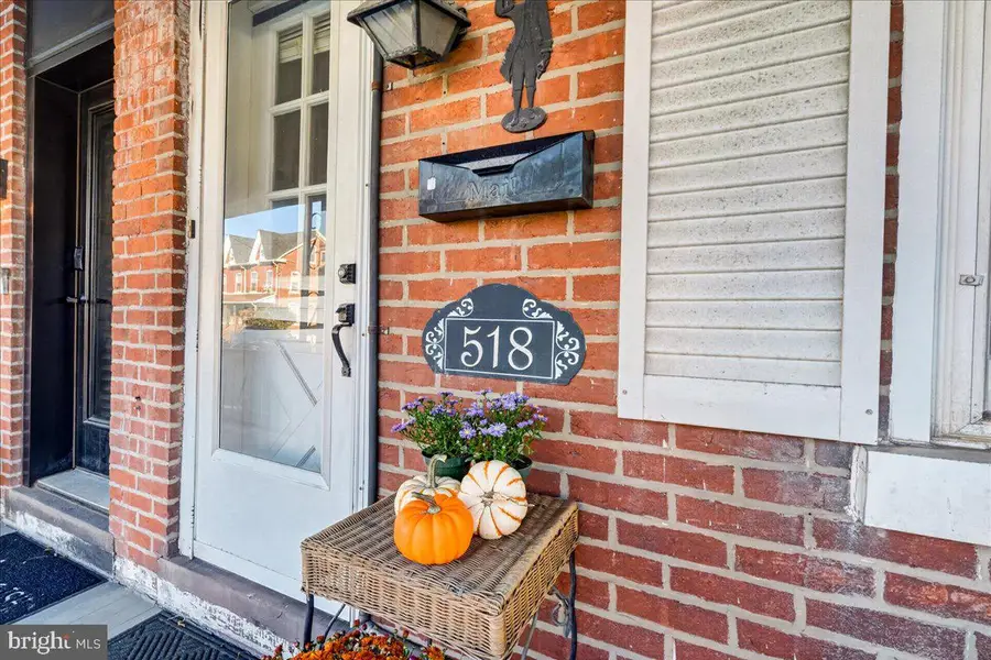 518 E Philadelphia Ave, Boyertown, PA 19512 - #2
