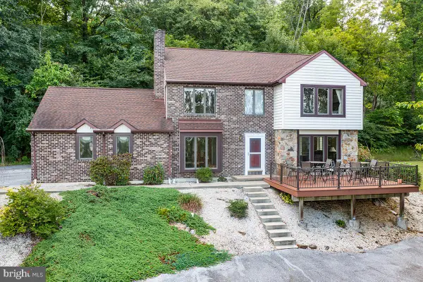 400 Walnut Rd, BIRDSBORO, PA 19508