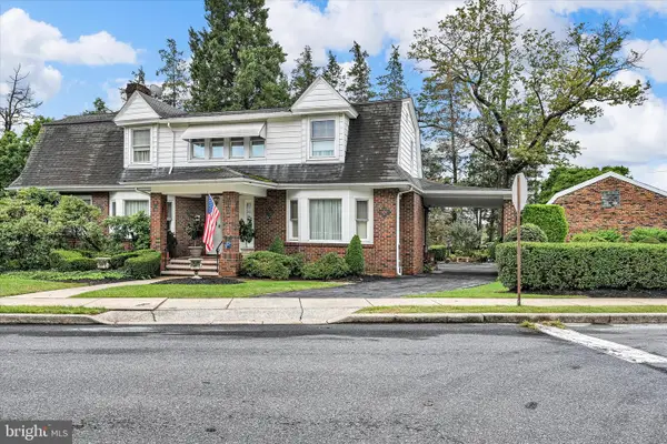 24 Upland Rd, WYOMISSING HILLS, PA 19609