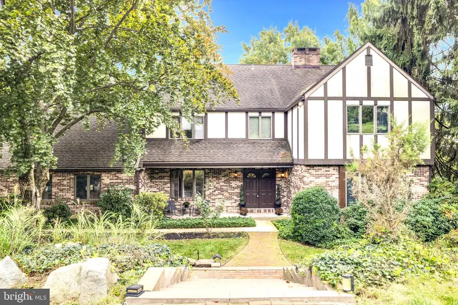 9 Knollwood Dr, Sinking Spring, PA 19608 - #2