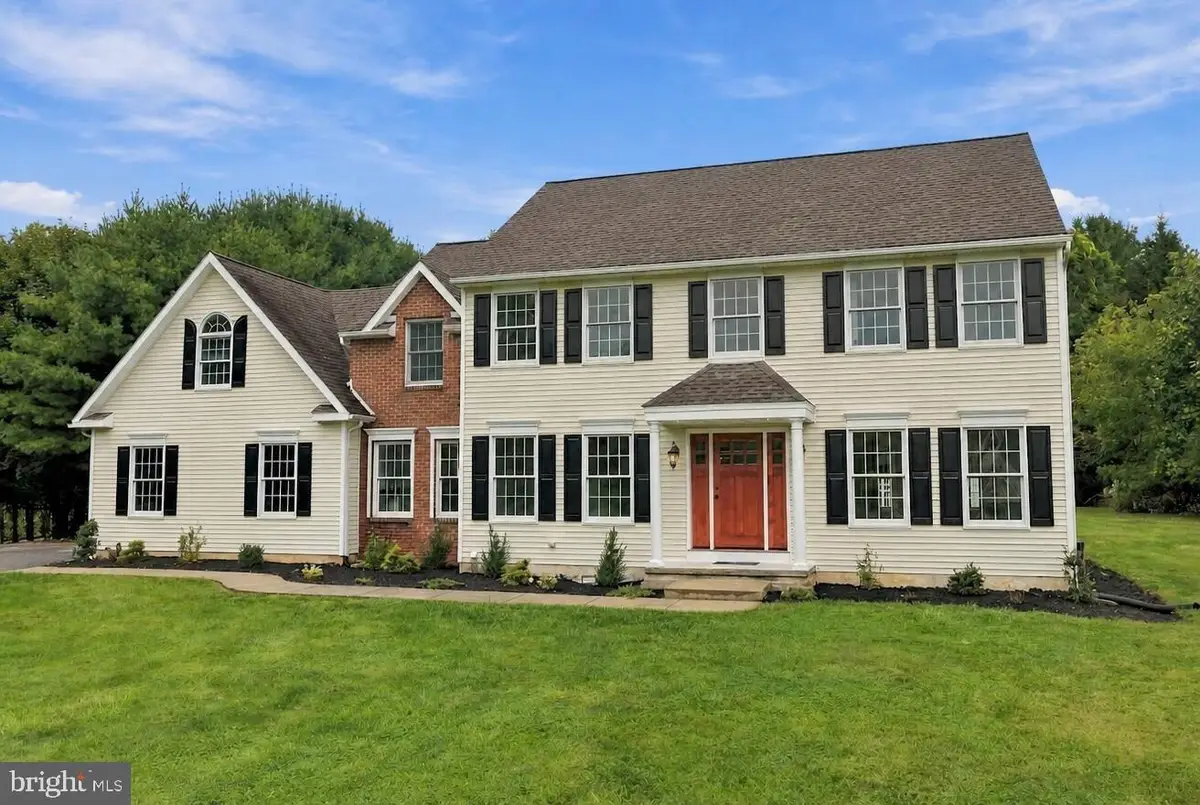 4 Schoolhouse Ln, Fleetwood, PA 19522 - #1