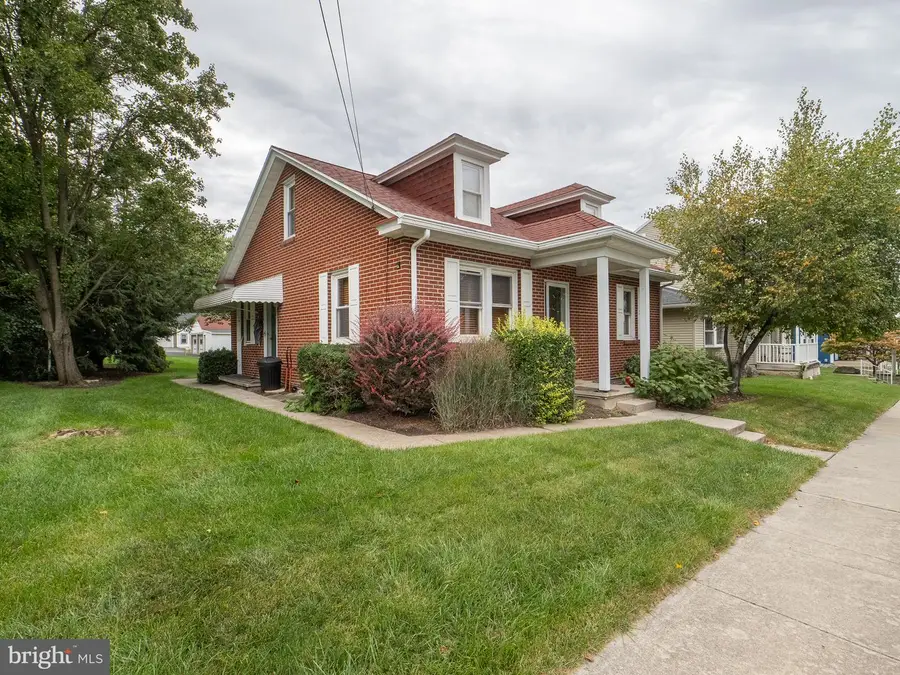 255 Nichols St, Leesport, PA 19533 - #2