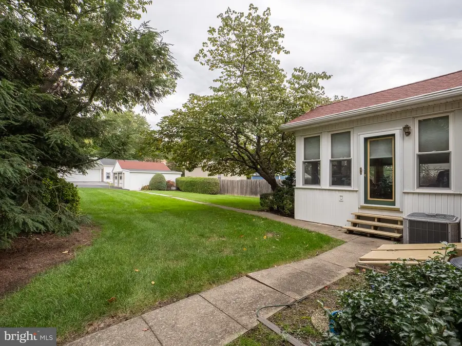 255 Nichols St, Leesport, PA 19533 - #3