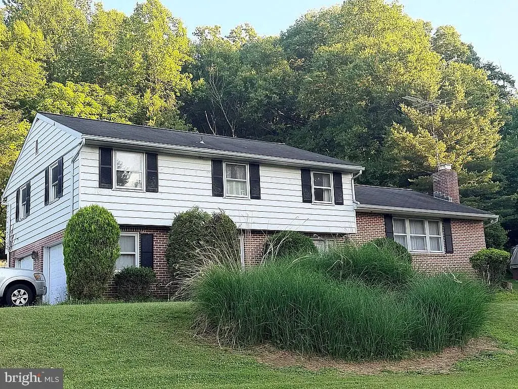 1040 Baker Rd, Sinking Spring, PA 19608 - #1