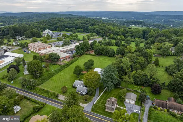 4464 New Holland Rd, MOHNTON, PA 19540