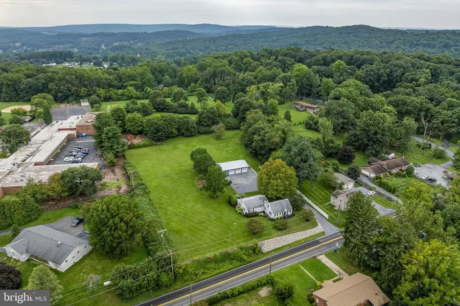 4464 New Holland Rd, Mohnton, PA 19540 - #3