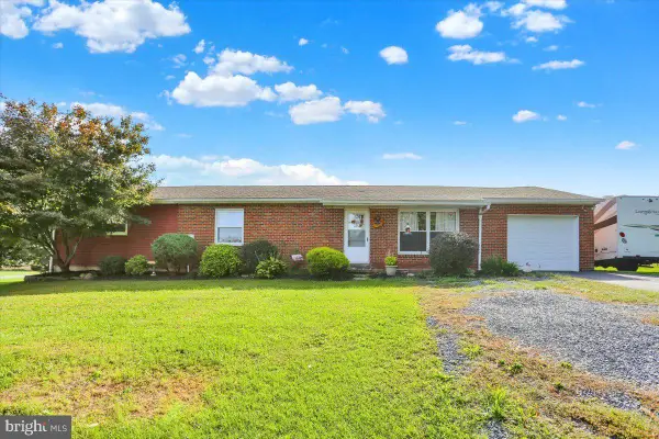 1383 Fairview Dr, LEESPORT, PA 19533
