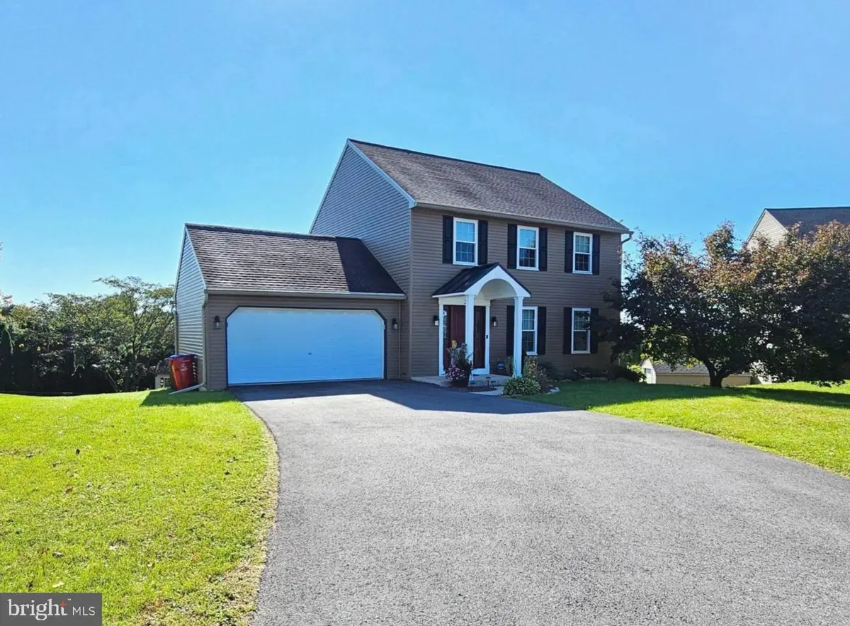 3 S 6th Ct, Hamburg, PA 19526 - #1