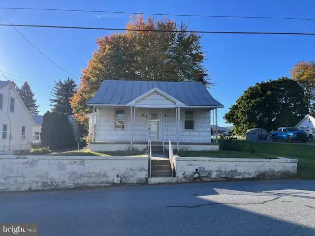 35 N 4th St, Shartlesville, PA 19554 - #2