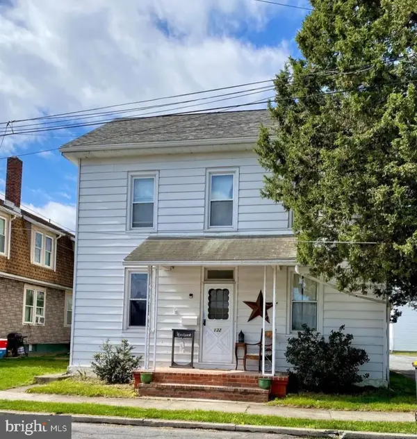132 W Chestnut Ave, ROBESONIA, PA 19551