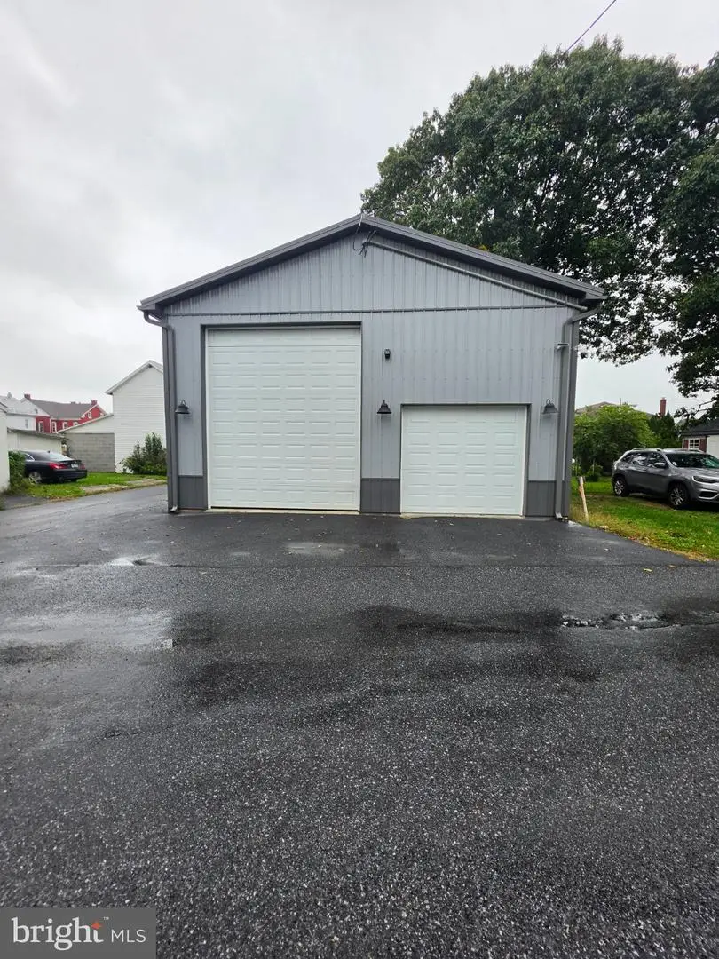 132 W Chestnut Ave, Robesonia, PA 19551 - #2