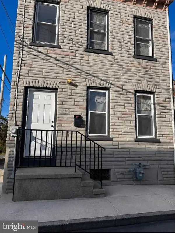 208 Maple St, READING, PA 19602