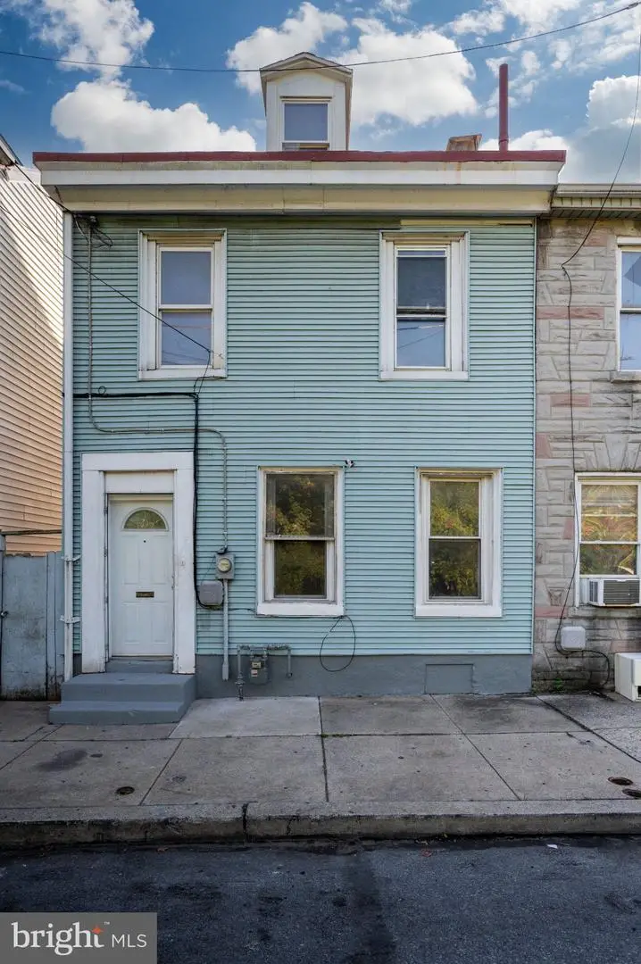 44 Neversink St, Reading, PA 19602 - #1