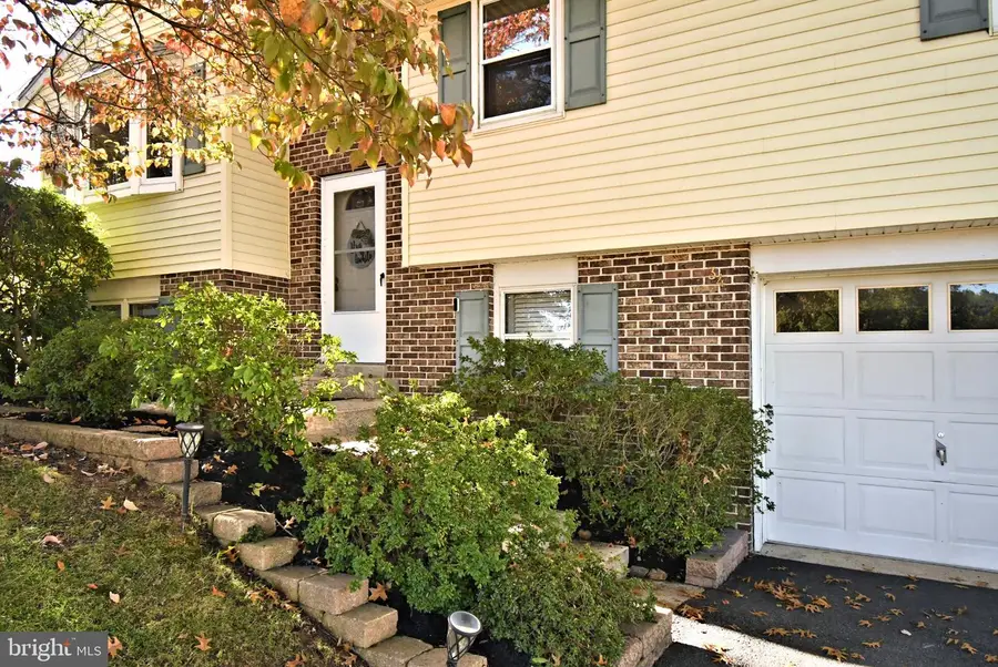 34 Chestnut Ln, Bechtelsville, PA 19505 - #3