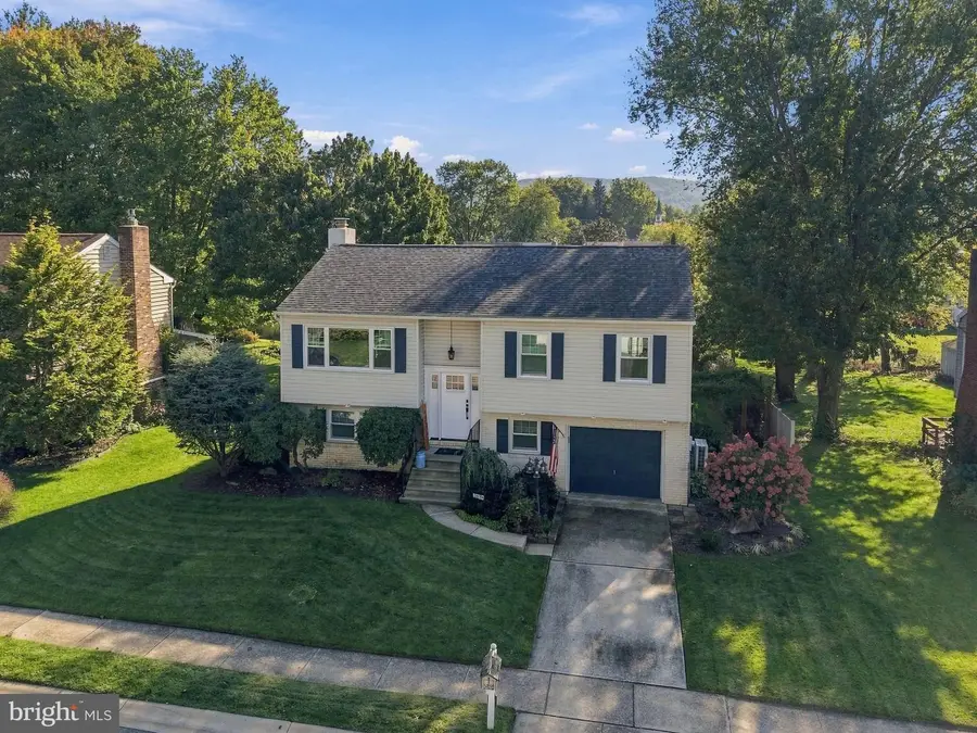 140 W Wilson Ave W, Wernersville, PA 19565 - #3