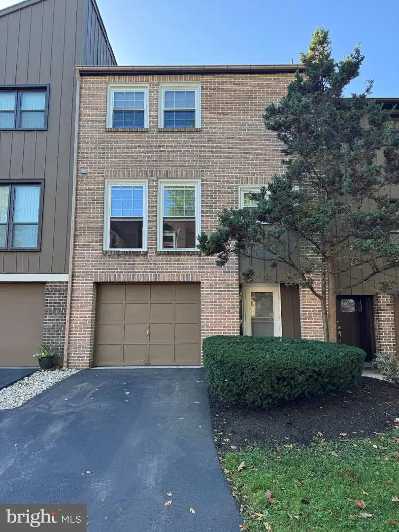 21 Club Ln, Reading, PA 19607 - #1