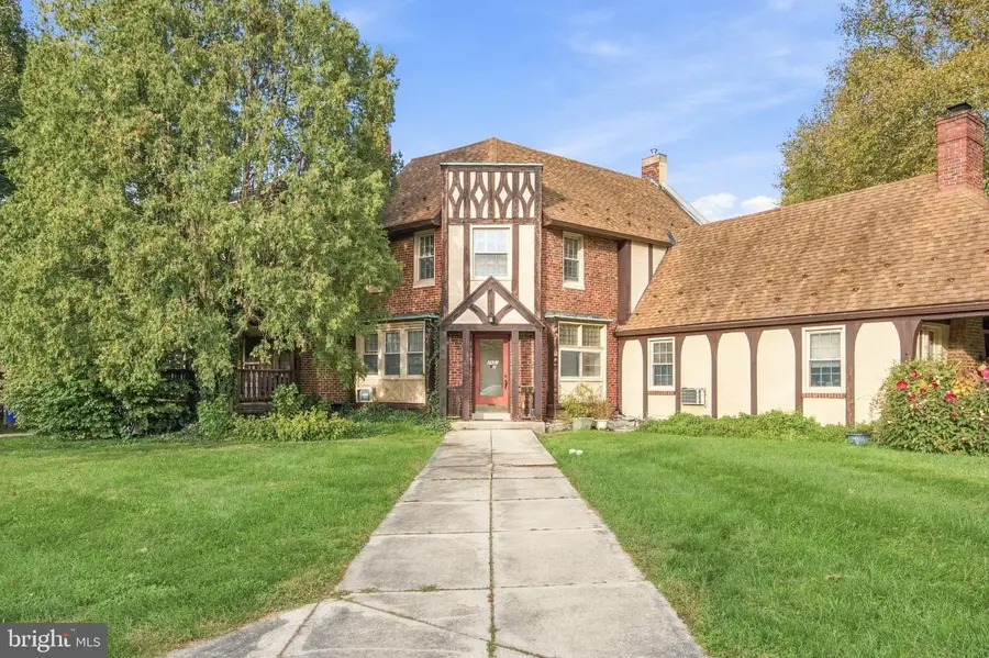2601 Hollywood Ct, Reading, PA 19606 - #2