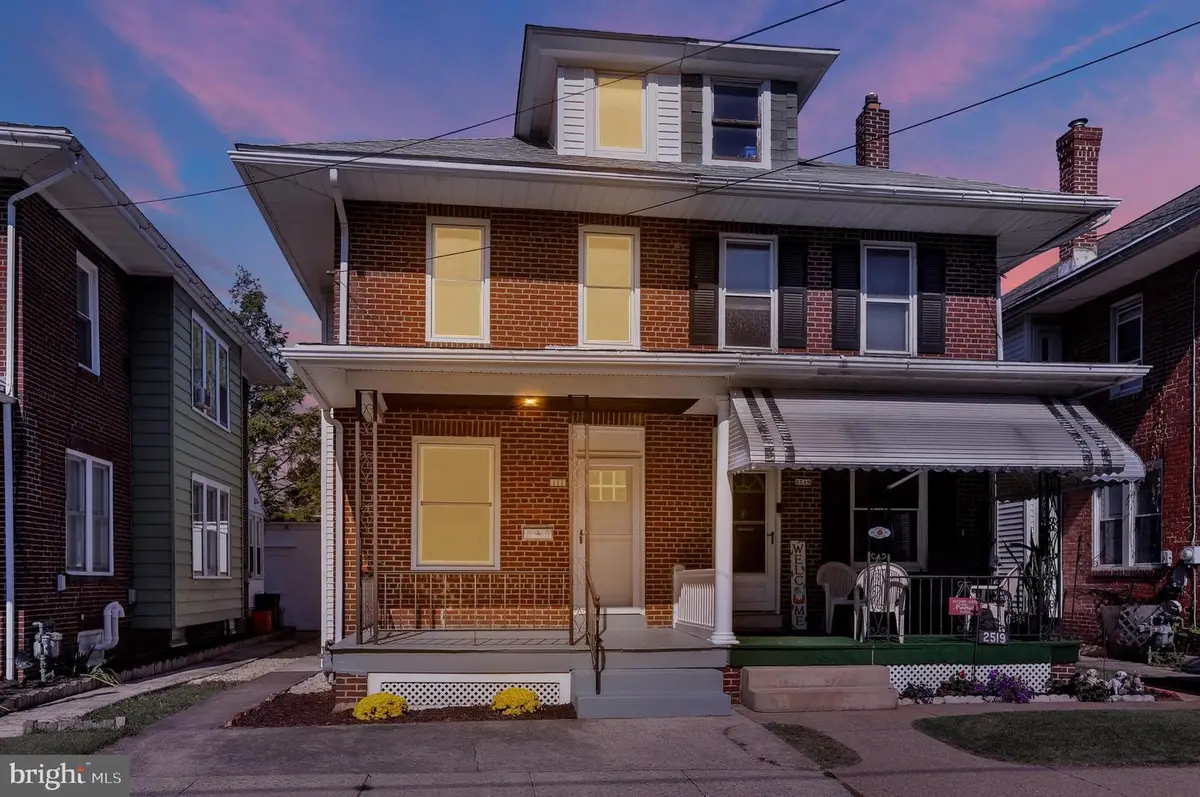 2517 Grant St, Reading, PA 19606 - #1