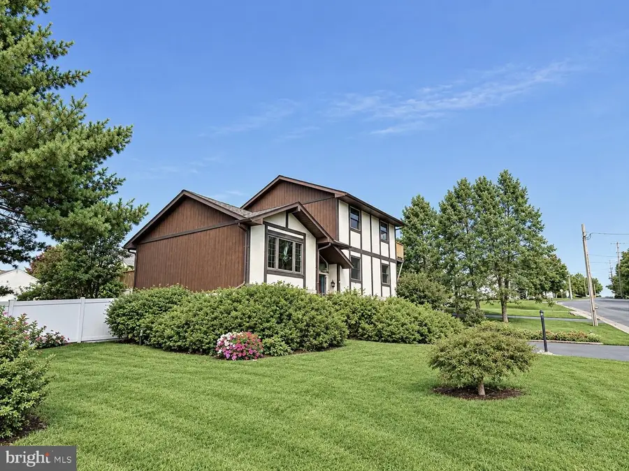 4000 Stoudts Ferry Bridge Rd, Reading, PA 19605 - #2