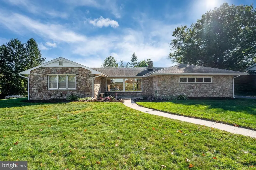 2800 Grandview Blvd, Reading, PA 19609 - #1