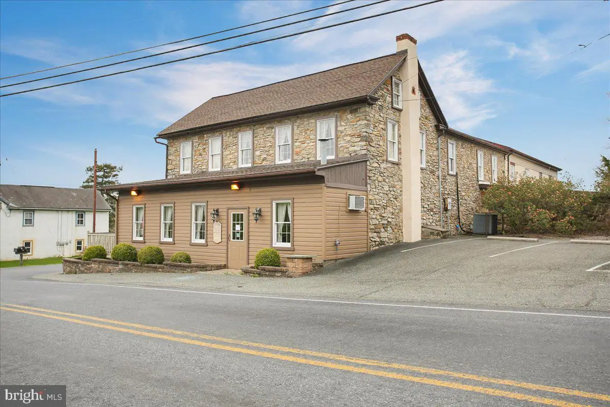 4 Baldy Hill Rd, Boyertown, PA 19512 - #1