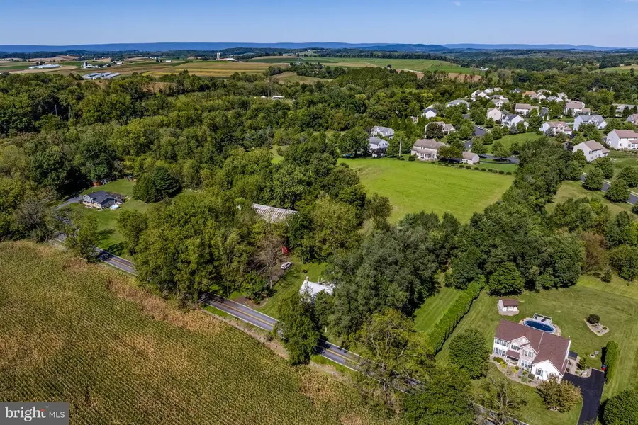 165 Point Rd, Wernersville, PA 19565 - #3