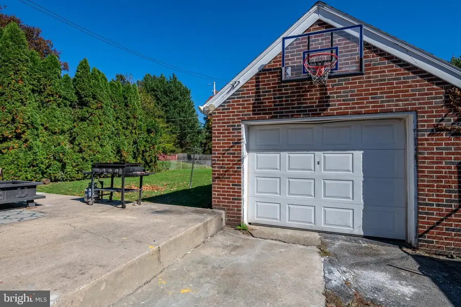 4225 6th Ave, Temple, PA 19560 - #2