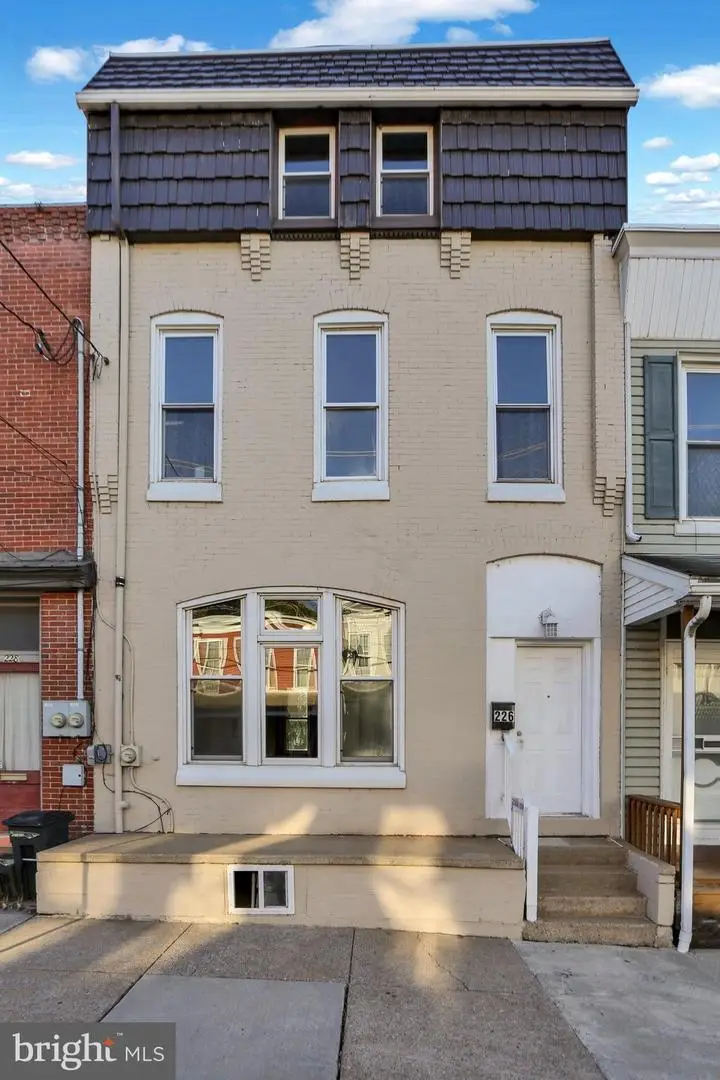 226 S 4th St, Hamburg, PA 19526 - #1