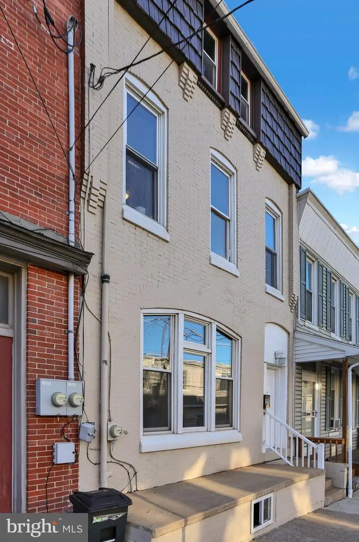 226 S 4th St, Hamburg, PA 19526 - #3
