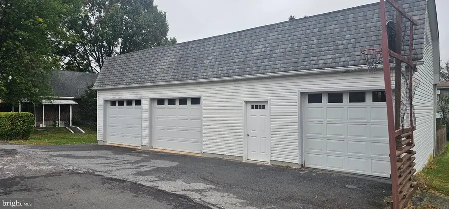 638 Mountain View Rd, Reading, PA 19607 - #3