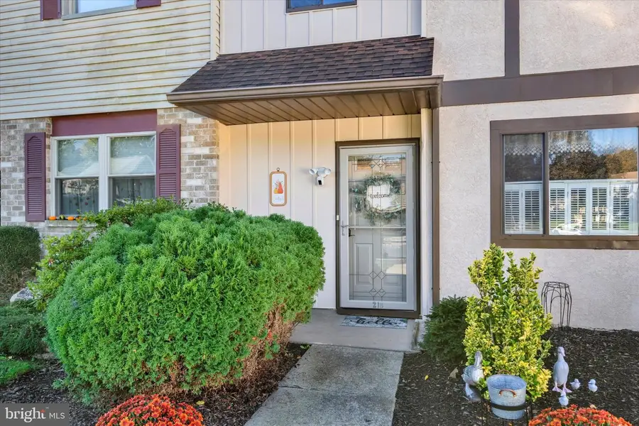 218 Saddlebrook Dr, Wernersville, PA 19565 - #2