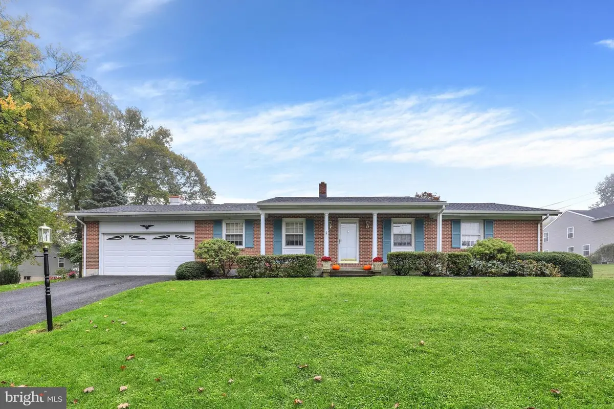 209 Kocher Rd, Sinking Spring, PA 19608 - #1