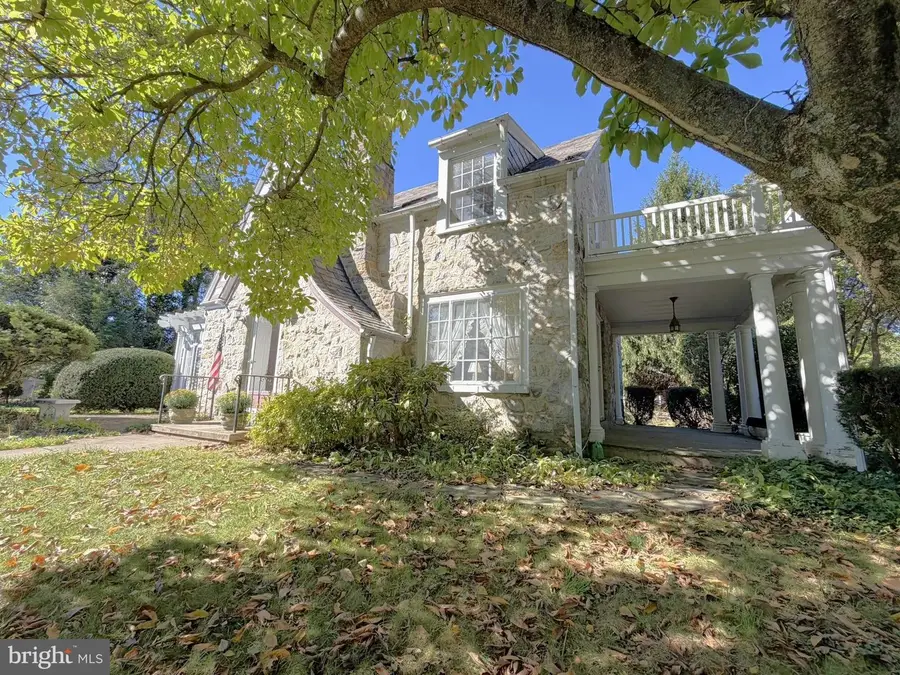 2 Jefferson Blvd, West Lawn, PA 19609 - #3