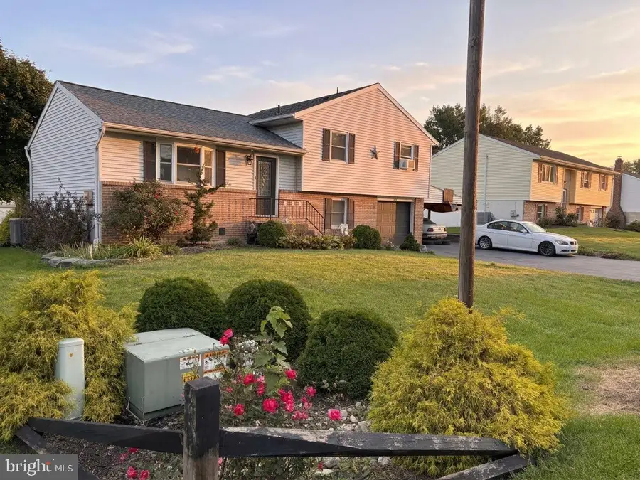 230 Holiday Ln, Blandon, PA 19510 - #2