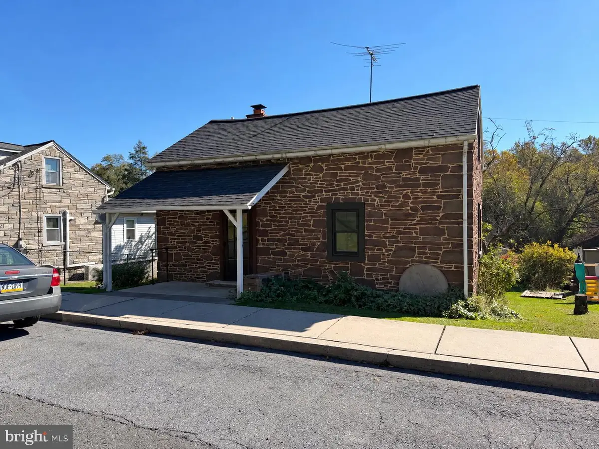 709 Windsor St, Birdsboro, PA 19508 - #1