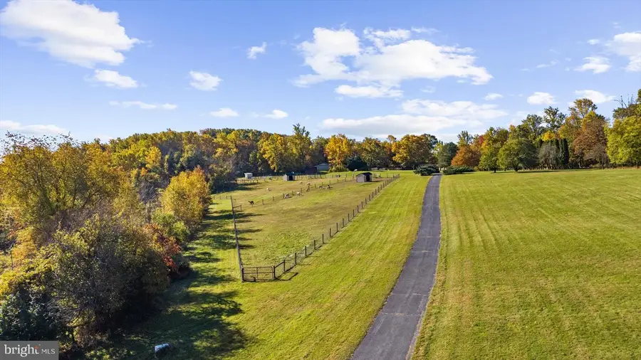 142 Greshville Rd, Boyertown, PA 19512 - #3