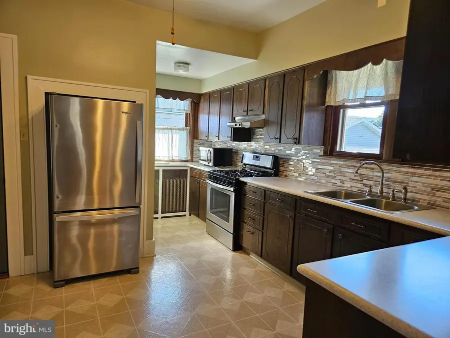 305 Shelley Ave, Altoona, PA 16602 - Image #2