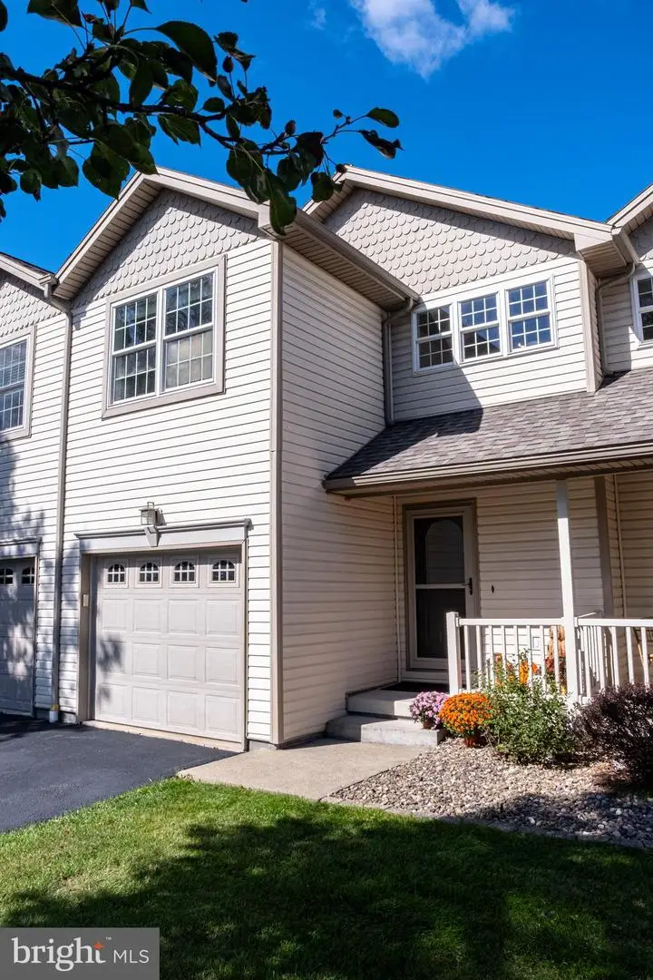 107 Augusta Dr, Hollidaysburg, PA 16648 - Image #2