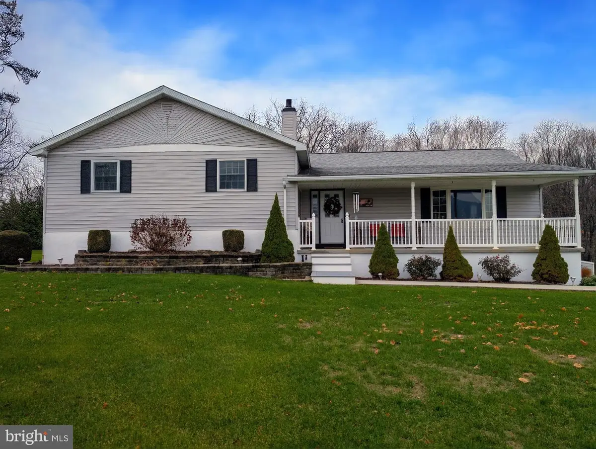 225 Andrew Avenue, Martinsburg, PA 16662 - Image #1