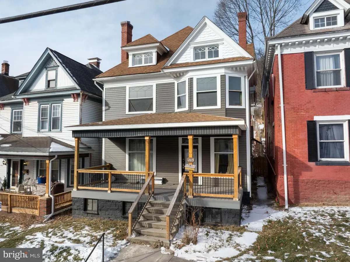 1209 Lincoln Ave, Tyrone, PA 16686 - Image #1