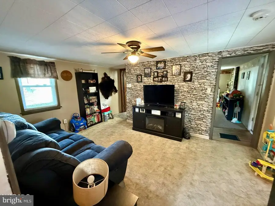 183 Pealer St, Williamsburg, PA 16693 - #2