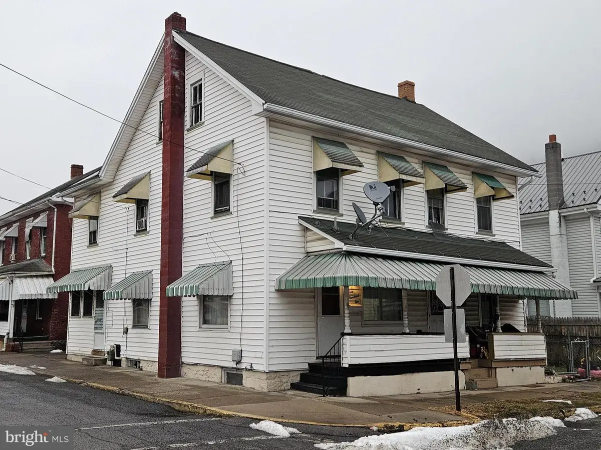 102 E 14th St, Tyrone, PA 16686 - #1