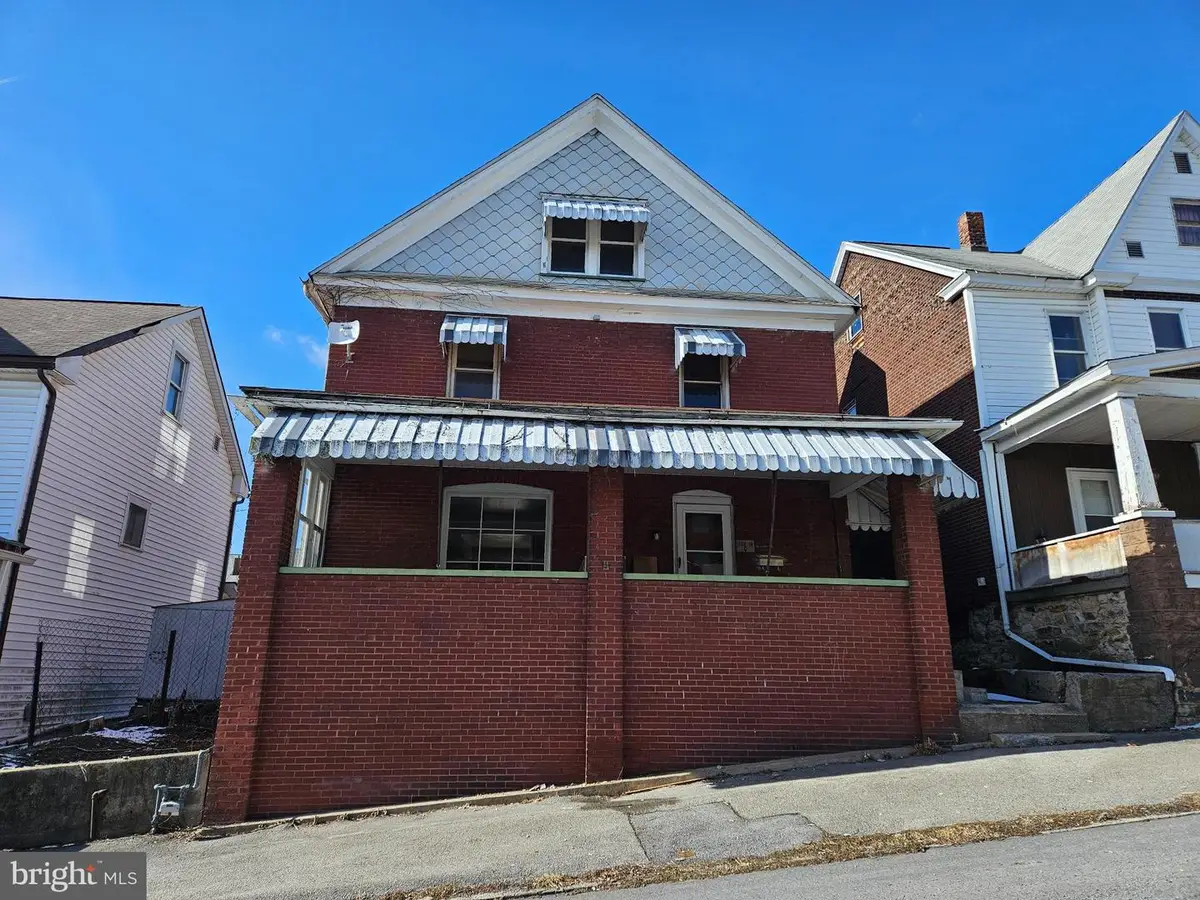 308 Cherry Ave, Altoona, PA 16601 - #1