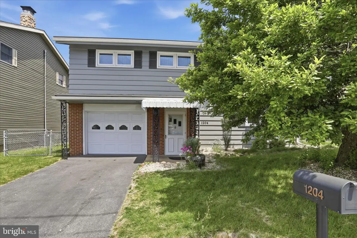 1204 S 10th St, Altoona, PA 16602 - #1