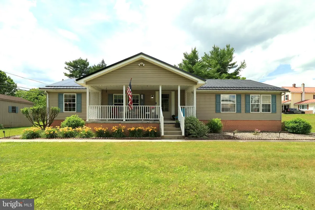408 Pine St, Bellwood, PA 16617 - #1