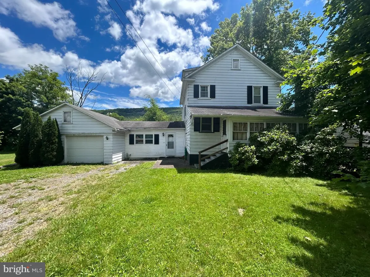 125 1st St, Tyrone, PA 16686 - #1